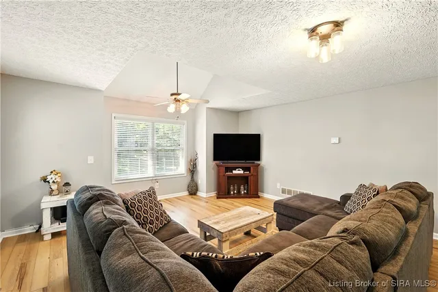 $319,900 | 2381 Ridge Crest Drive Northeast, Lanesville, IN 47136