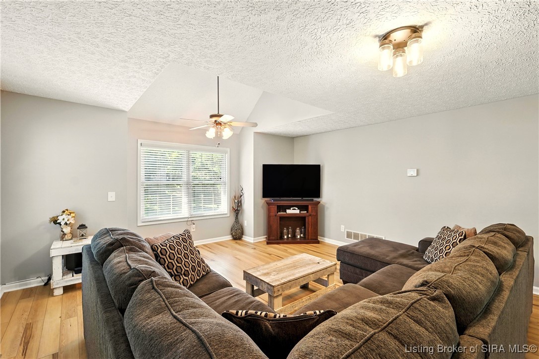 2381 Ridge Crest Drive Northeast Lanesville, IN 47136 - Photo 4 of 38