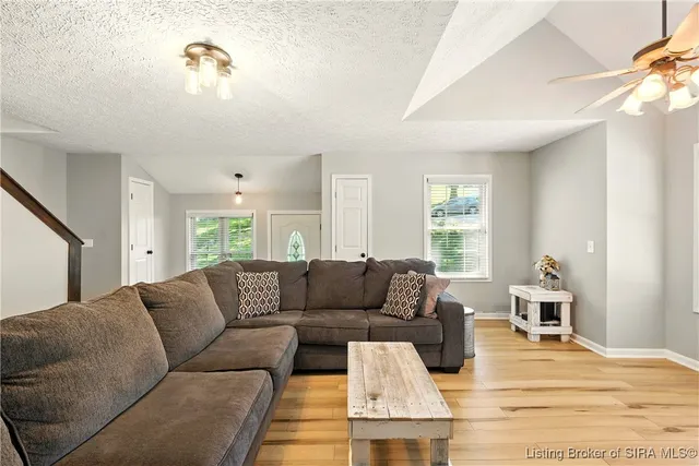 $319,900 | 2381 Ridge Crest Drive Northeast, Lanesville, IN 47136