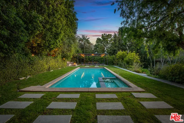 $19,995,000 | 422 Parkwood Drive, Los Angeles, CA 90077