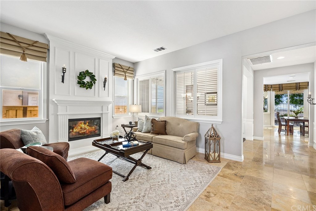8154 Hampshire Road Orange, CA 92867 - Photo 3 of 25 Gallery Image 3