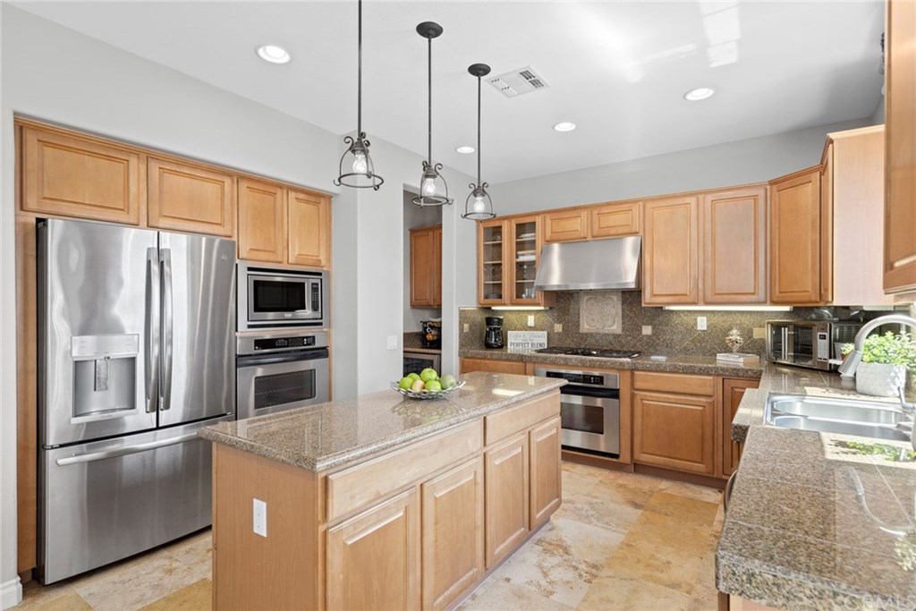 8154 Hampshire Road Orange, CA 92867 - Photo 7 of 25 Gallery Image 7