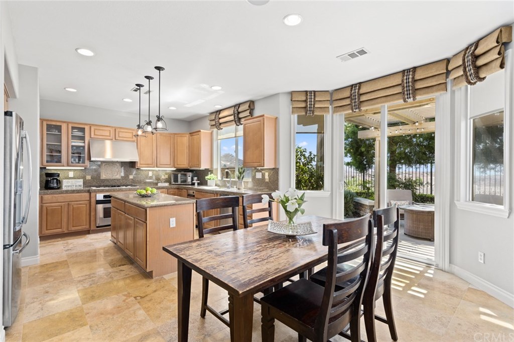 8154 Hampshire Road Orange, CA 92867 - Photo 8 of 25 Gallery Image 8