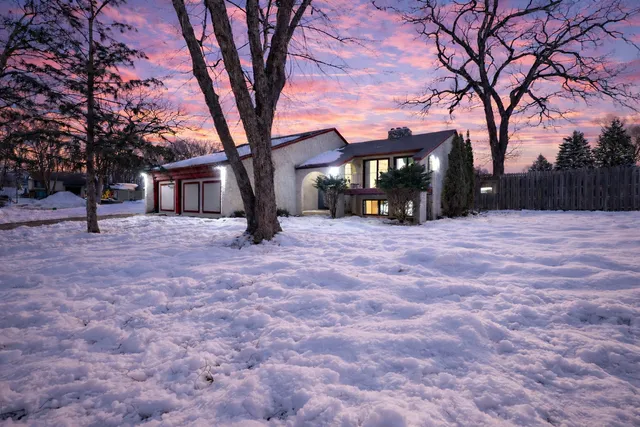 $389,900 | 14101 Garden View Court, Apple Valley, MN 55124