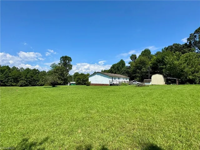 $169,900 | 129 Seabrook Rd Mount, Mount Airy, NC 27030