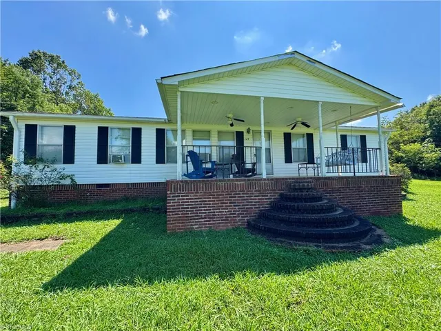 $169,900 | 129 Seabrook Rd Mount, Mount Airy, NC 27030