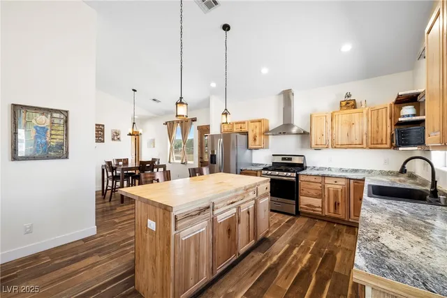 $715,000 | 1625 Metcalf Drive, Overton, NV 89040