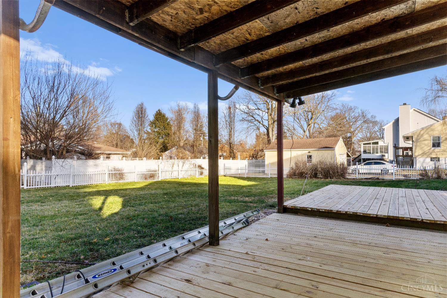 604 Smiley Avenue Springdale, OH 45246 - Photo 5 of 26