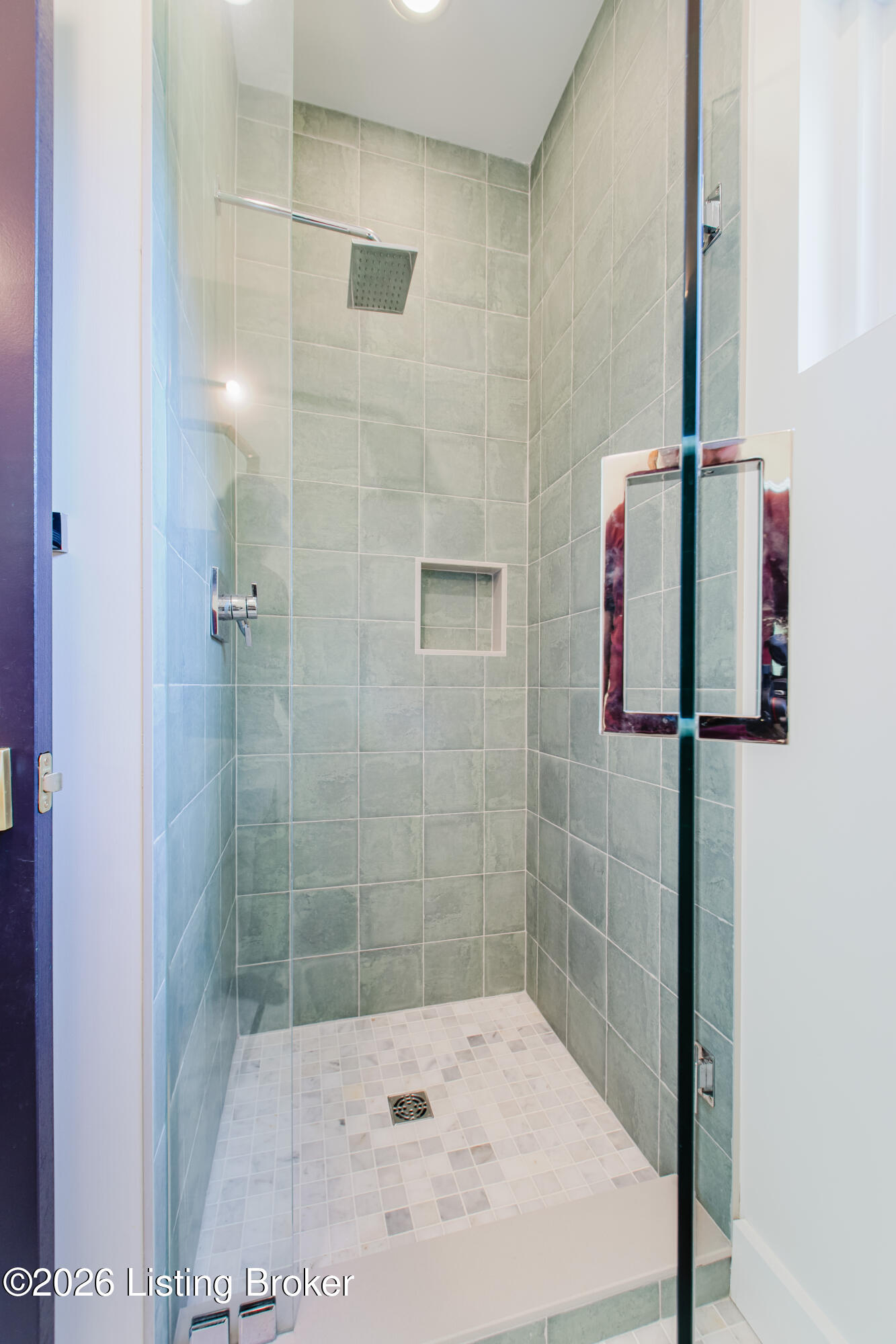2803 Rivers Edge Road Louisville, KY 40222 - Photo 25 of 52 Guest ensuite