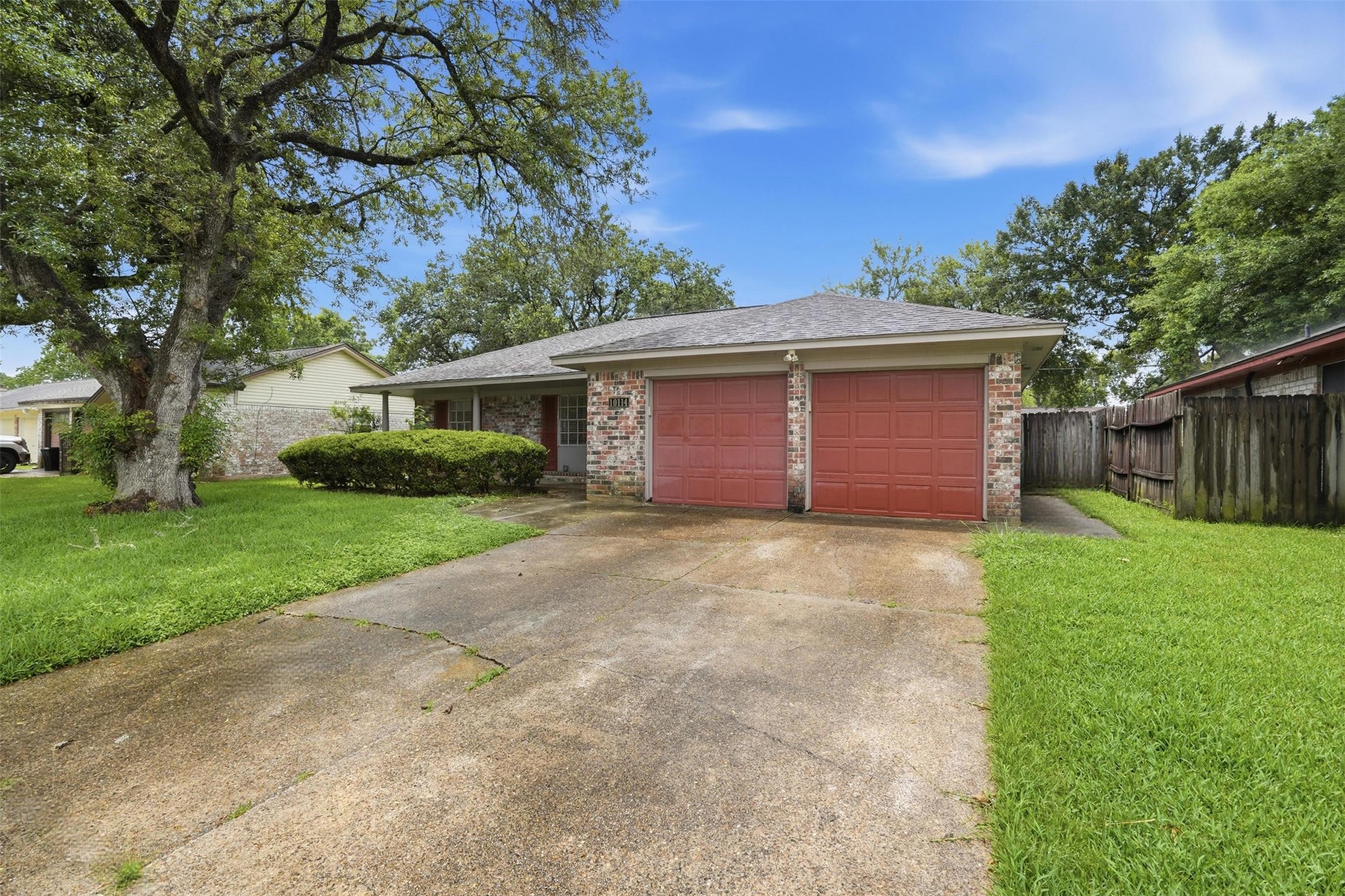 10114 Belfast Road La Porte, TX 77571 - Photo 2 of 29