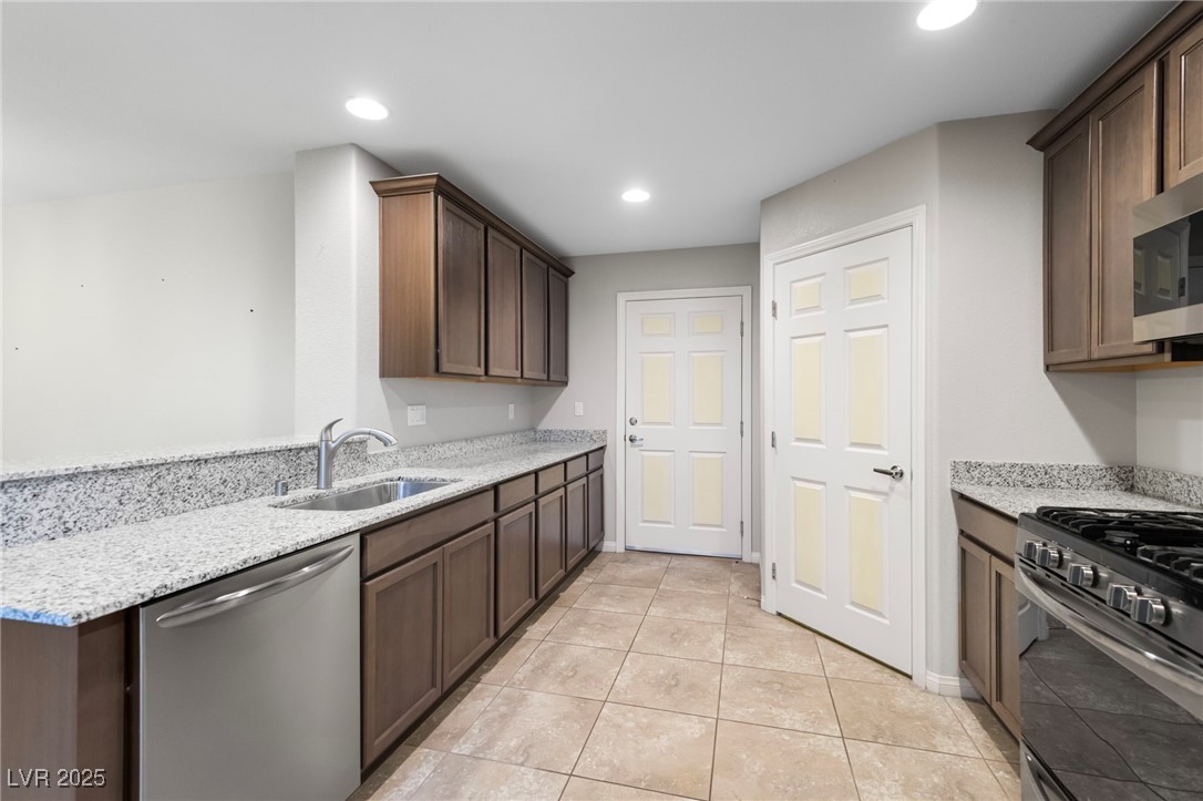 2175 Limestone Cove Court Laughlin, NV 89029 - Photo 13 of 32