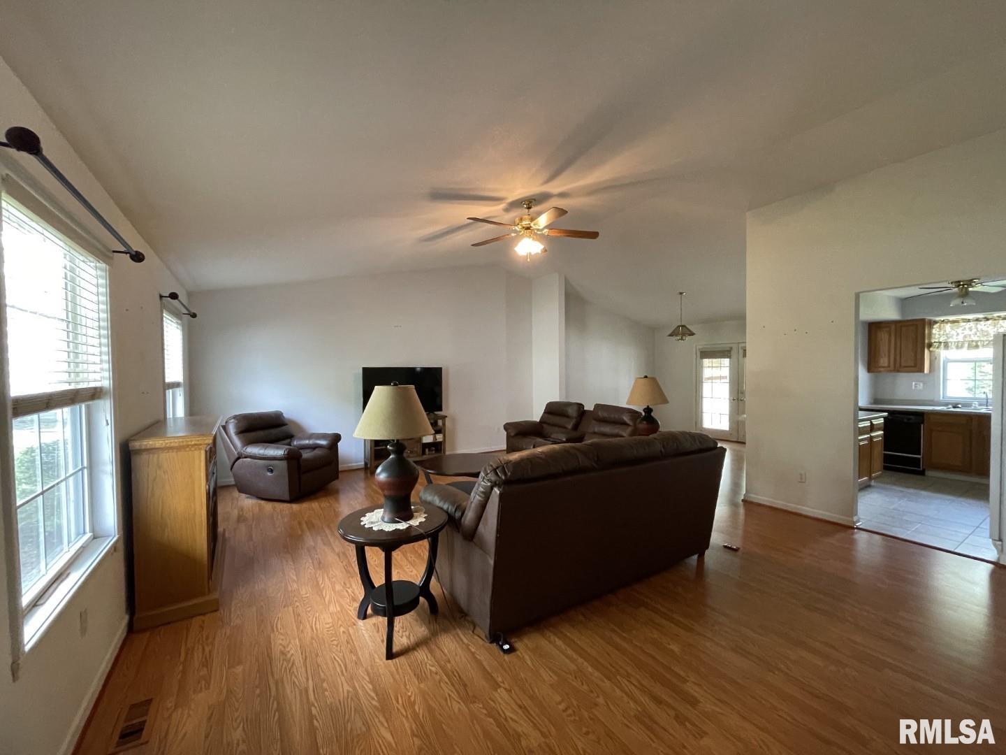 208 Brady Mill Road Anna, IL 62906 - Photo 4 of 34 Gallery Image 4
