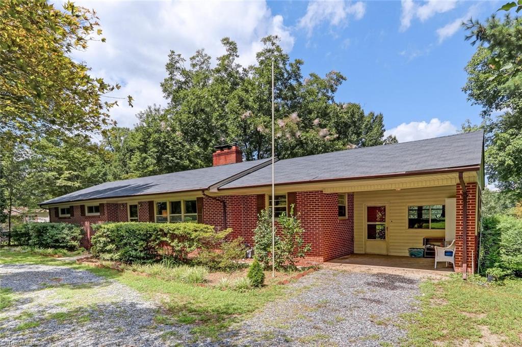208 McCoy Road Reidsville, NC 27320 - Photo 3 of 25 Gallery Image 3