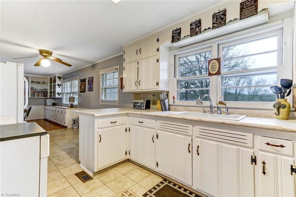 208 McCoy Road Reidsville, NC 27320 - Photo 8 of 25 Gallery Image 8