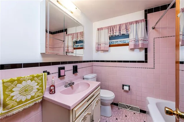 $230,000 | 129 Byerly Drive, Jeannette, PA 15644