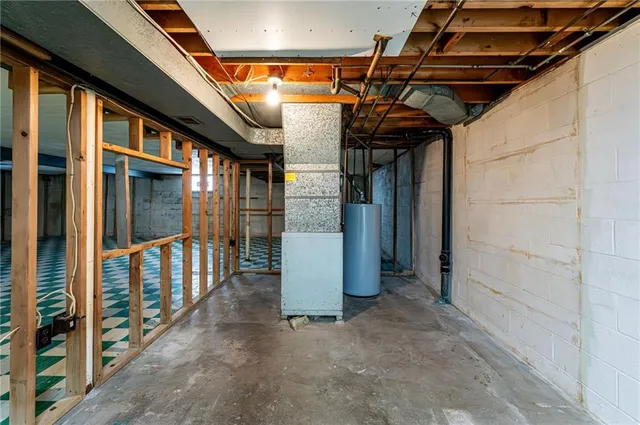 $230,000 | 129 Byerly Drive, Jeannette, PA 15644