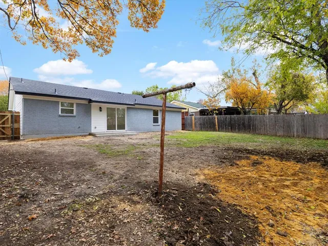 $330,000 | 2726 Ridgewood Street, Irving, TX 75062