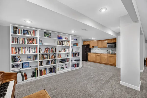 $640,000 | 5280 Kristi Lane, Bettendorf, IA 52722