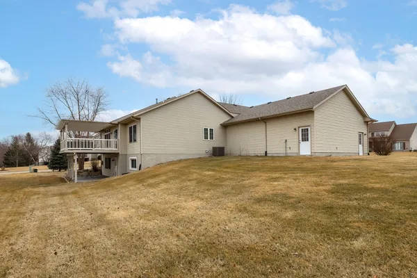 $640,000 | 5280 Kristi Lane, Bettendorf, IA 52722