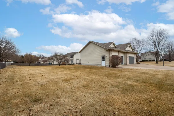 $640,000 | 5280 Kristi Lane, Bettendorf, IA 52722