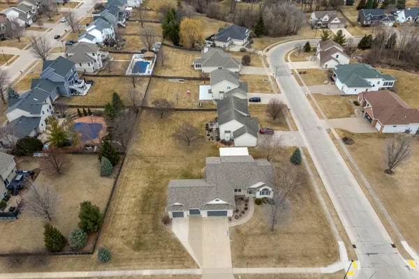 $640,000 | 5280 Kristi Lane, Bettendorf, IA 52722