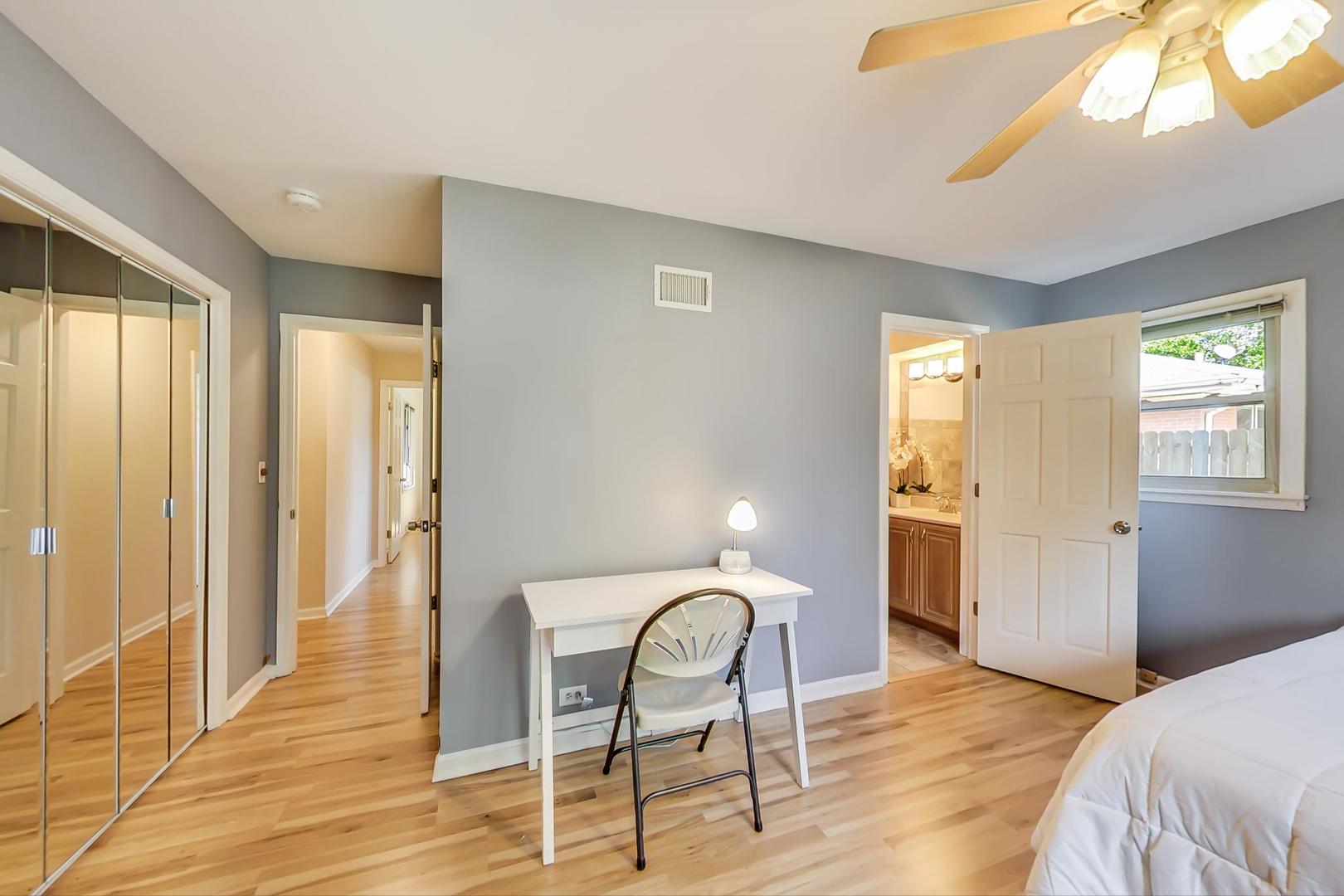 511 West Daniels Road Palatine, IL 60067 - Photo 19 of 42