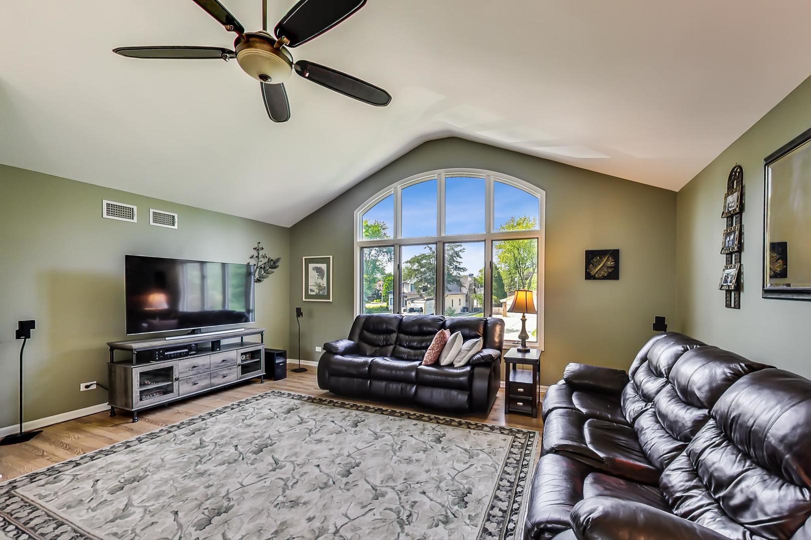 511 West Daniels Road Palatine, IL 60067 - Photo 25 of 42