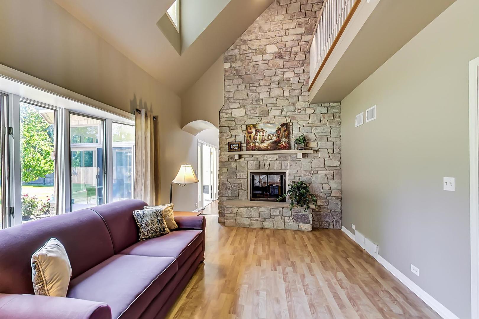 511 West Daniels Road Palatine, IL 60067 - Photo 4 of 42