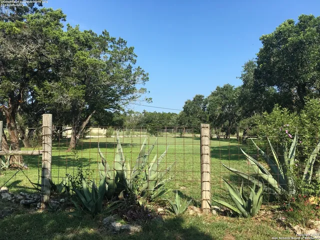 $719,000 | 208 Scenic Mountain Drive, Lakehills, TX 78063