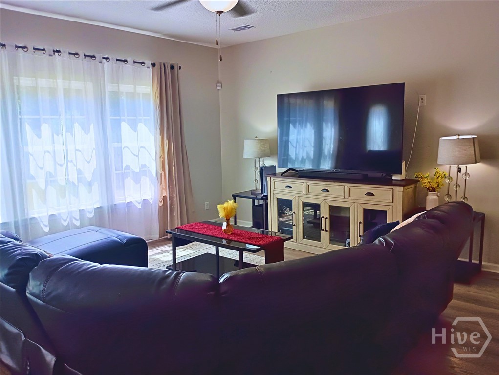 110 Brightleaf Circle Hinesville, GA 31313 - Photo 10 of 34