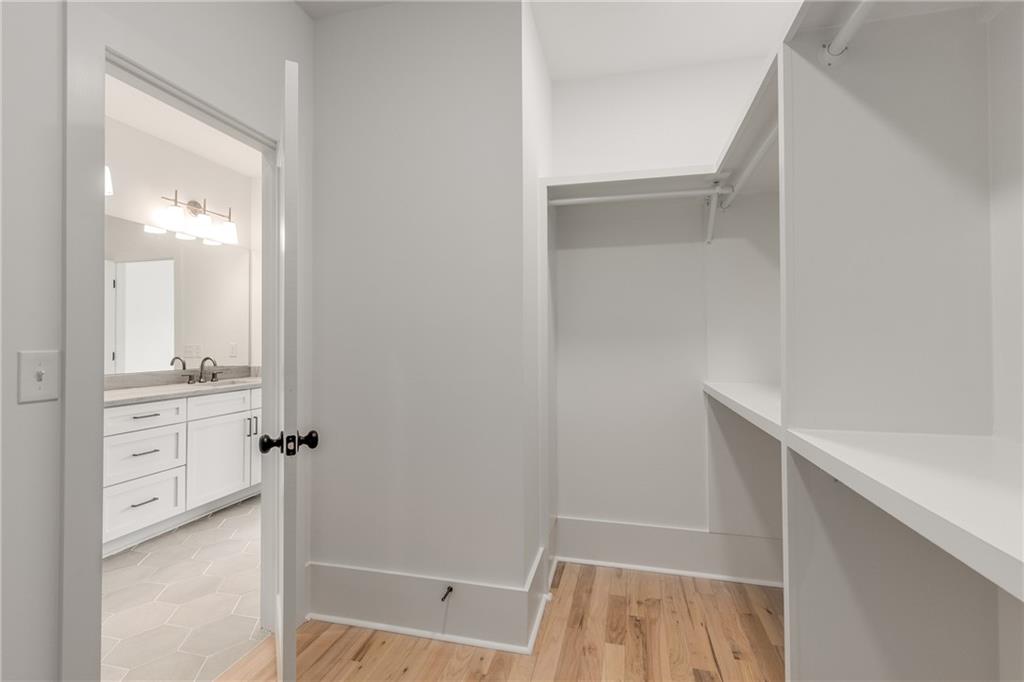 628 Robinson Avenue Southeast, Unit B Atlanta, GA 30312 - Photo 37 of 77 a bathroom with a shower and a sink