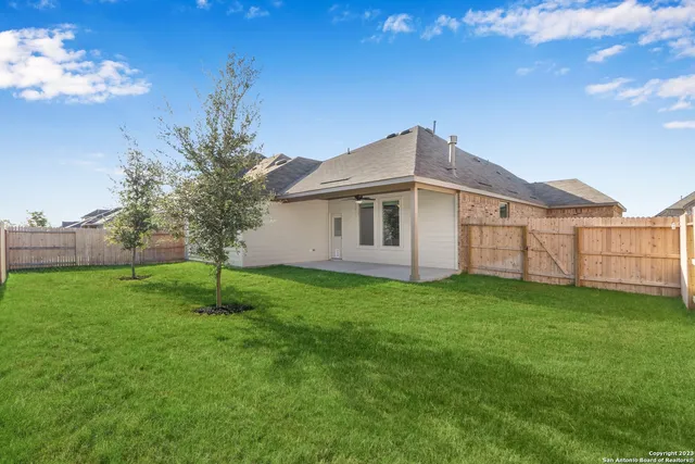 $2,650 | 2244 Meadow Way Street, New Braunfels, TX 78132