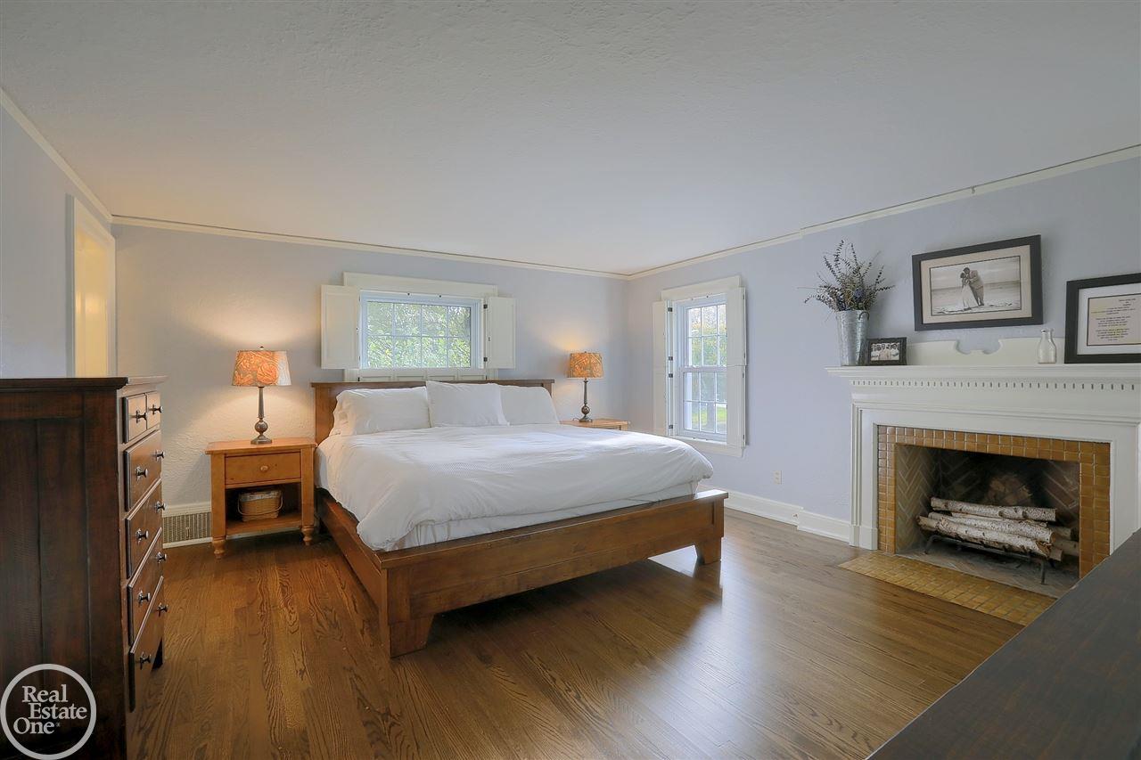 805 Whittier Road Grosse Pointe, MI 48230 - Photo 15 of 30 31397913-14.JPG