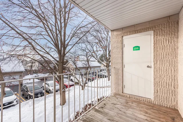 $1,600 | 734 North Gary Avenue, Unit 210, Carol Stream, IL 60188