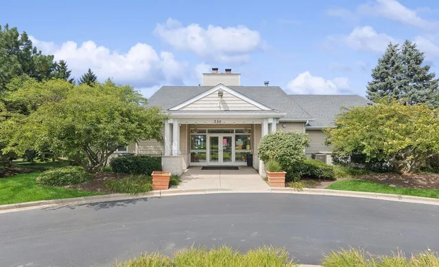 $1,600 | 734 North Gary Avenue, Unit 210, Carol Stream, IL 60188