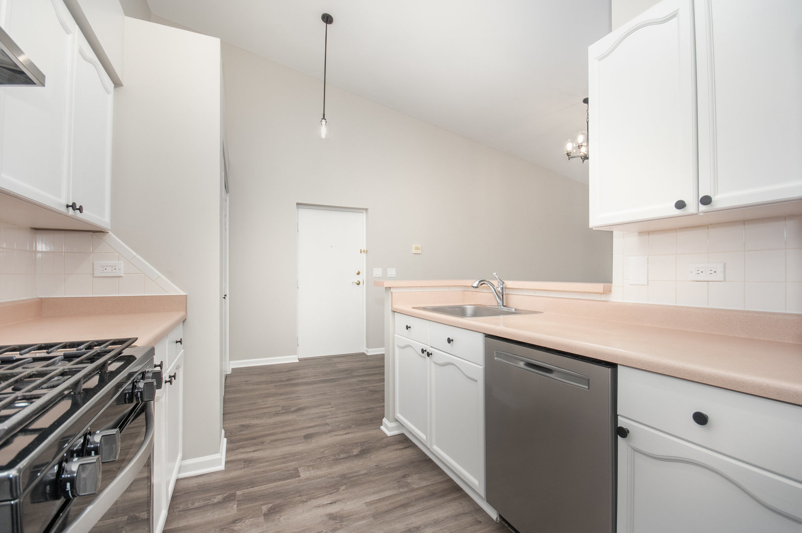 734 North Gary Avenue, Unit 210 Carol Stream, IL 60188 - Photo 6 of 18