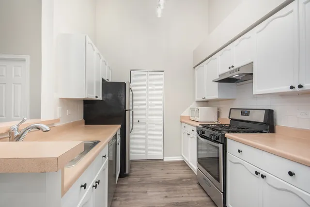 $1,600 | 734 North Gary Avenue, Unit 210, Carol Stream, IL 60188