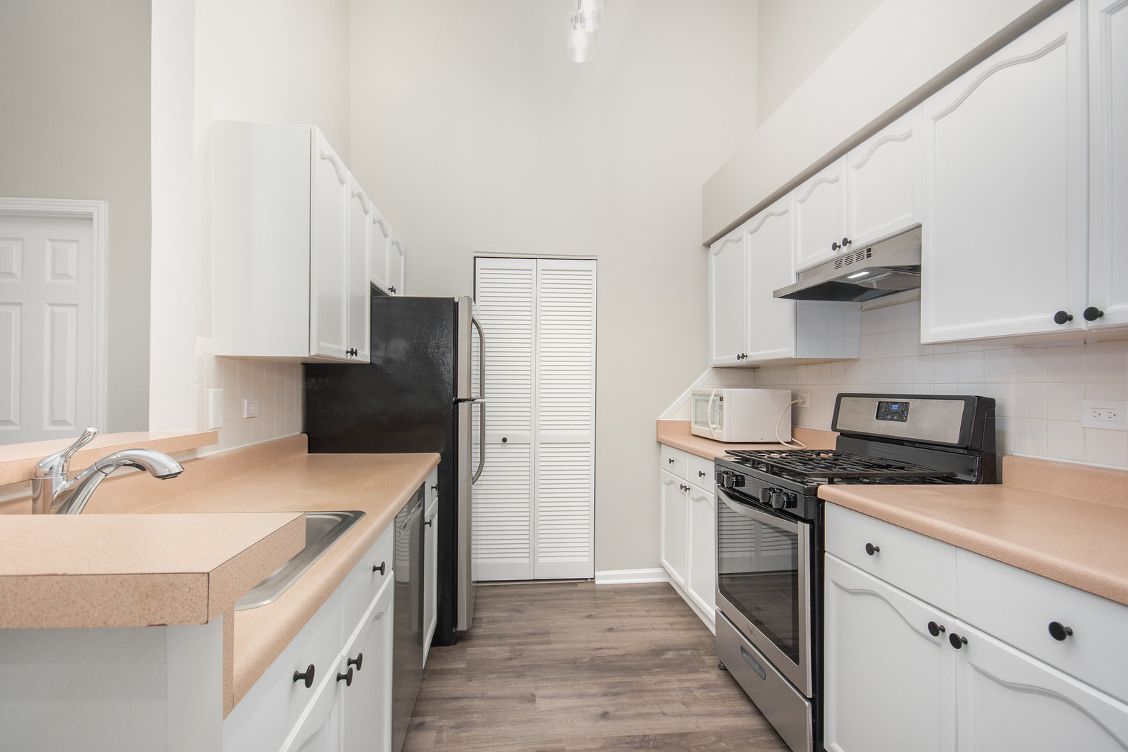 734 North Gary Avenue, Unit 210 Carol Stream, IL 60188 - Photo 7 of 18