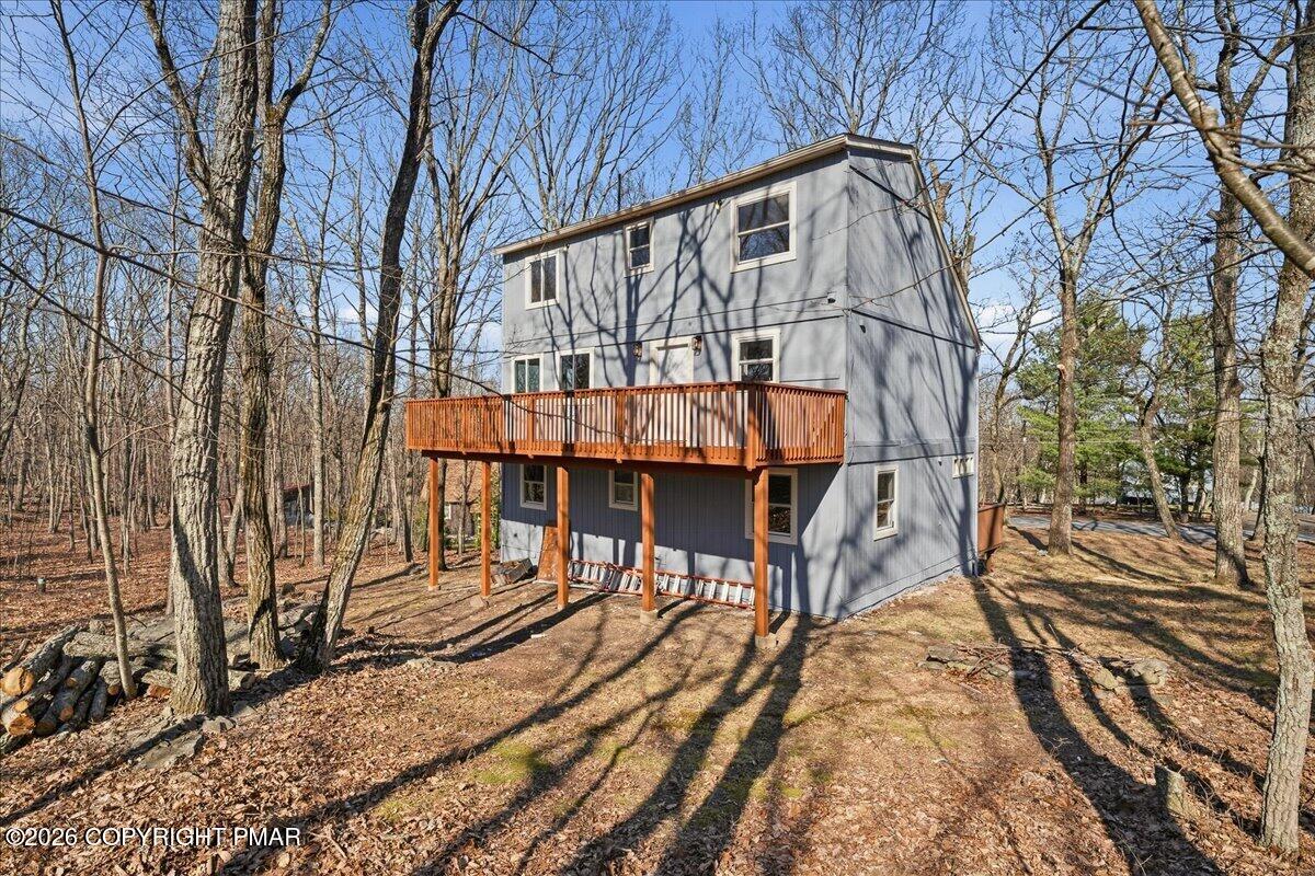 211 Geese Court Bushkill, PA 18324 - Photo 30 of 35 Back