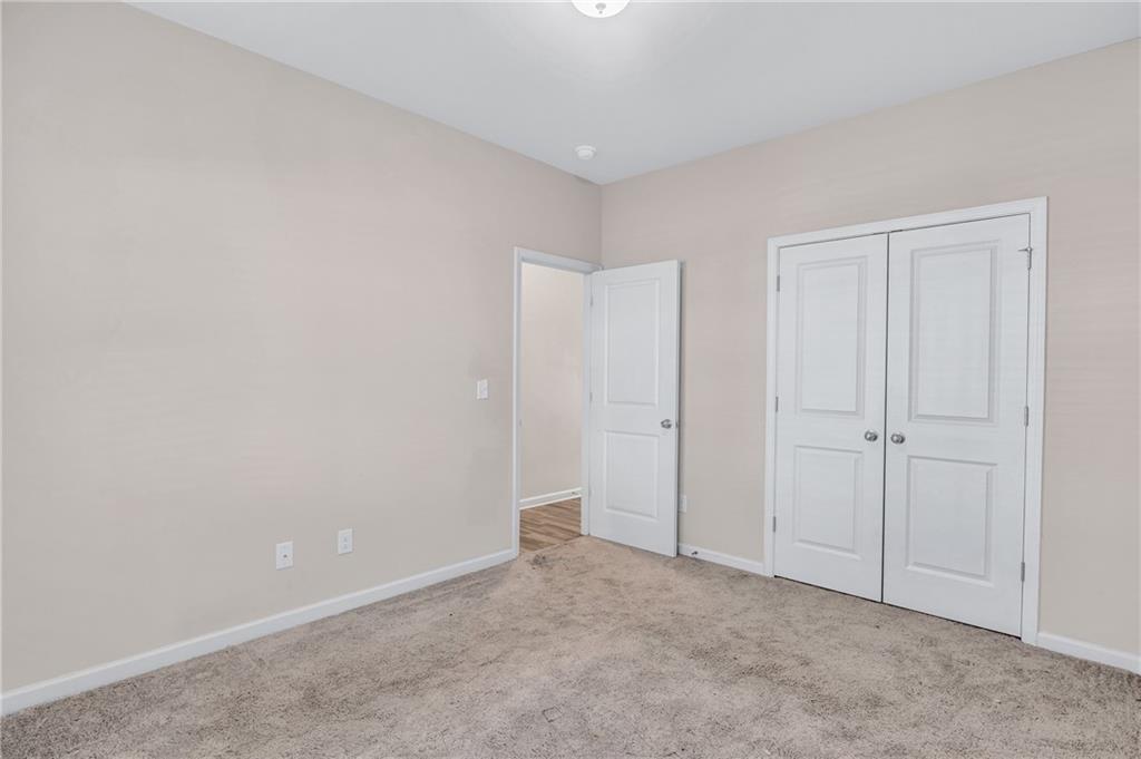 585 McWilliams Road Southeast, Unit 903 Atlanta, GA 30315 - Photo 6 of 37 a view of an empty room