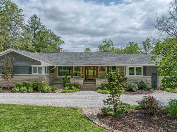 $749,900 | 4201 Jennings Lane, Evansville, IN 47720