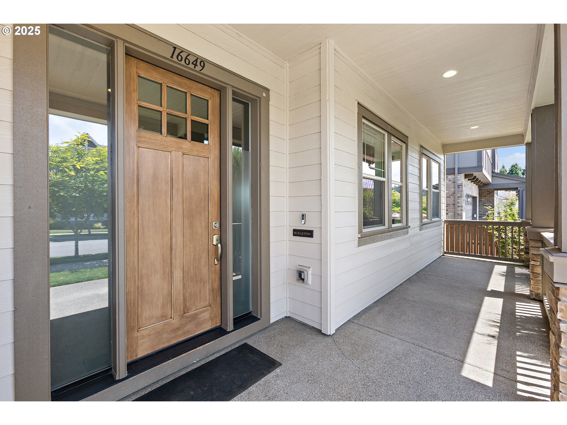 16649 Southwest Friendly Lane Beaverton, OR 97007 - Photo 3 of 48