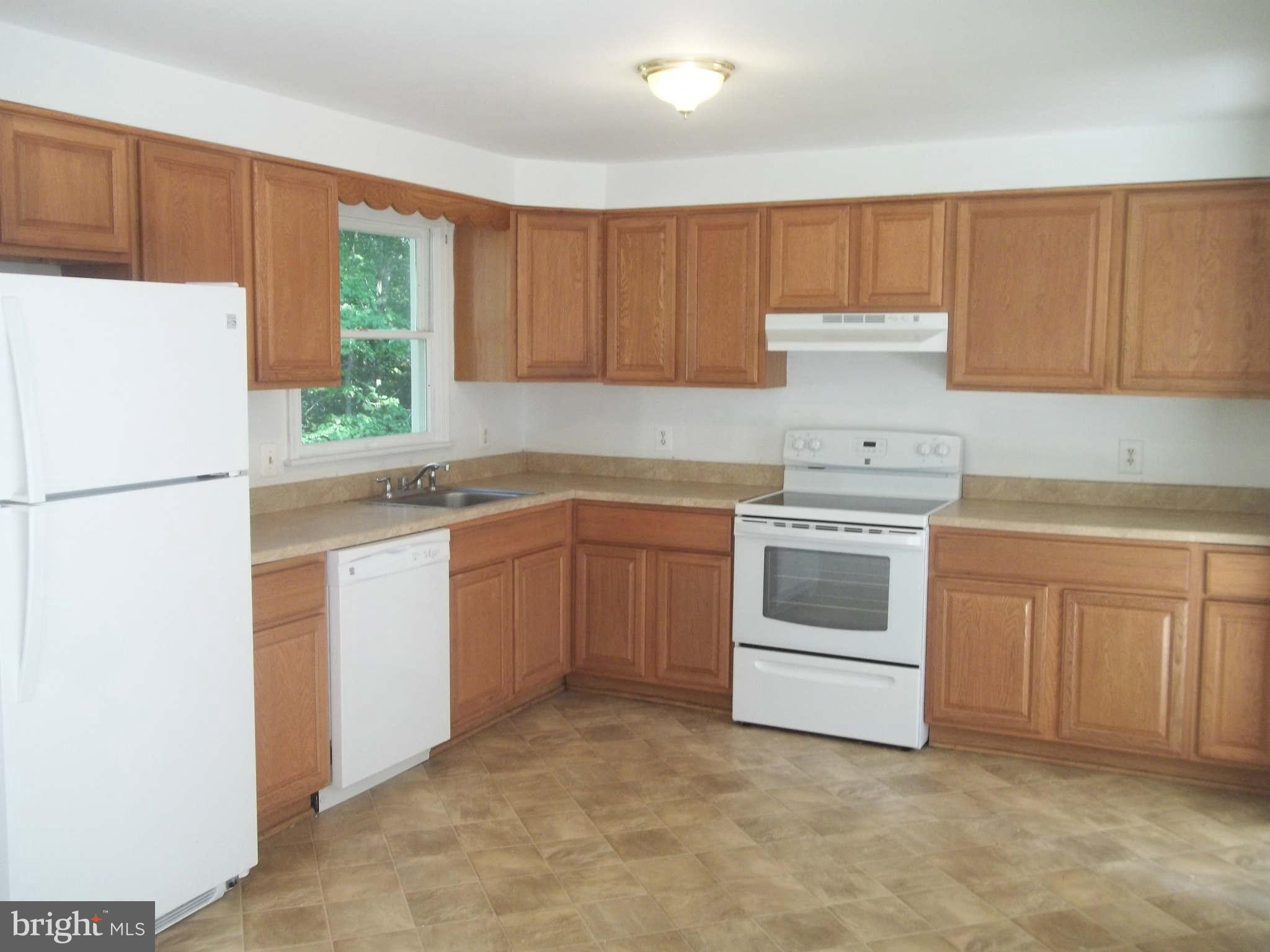 5082 Courtneys Corner Road Sumerduck, VA 22742 - Photo 3 of 15 Kitchen