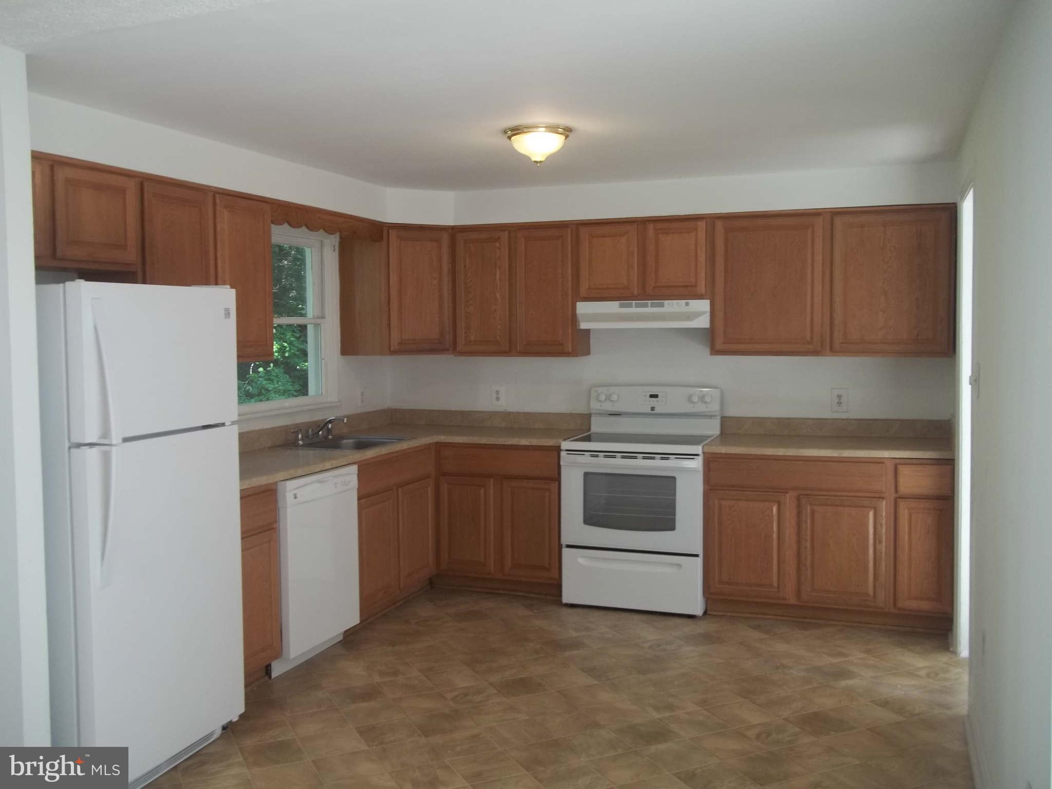 5082 Courtneys Corner Road Sumerduck, VA 22742 - Photo 4 of 15 Kitchen