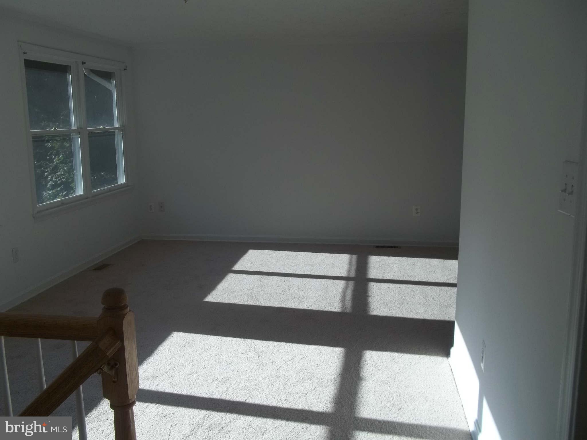 5082 Courtneys Corner Road Sumerduck, VA 22742 - Photo 7 of 15 Living Room