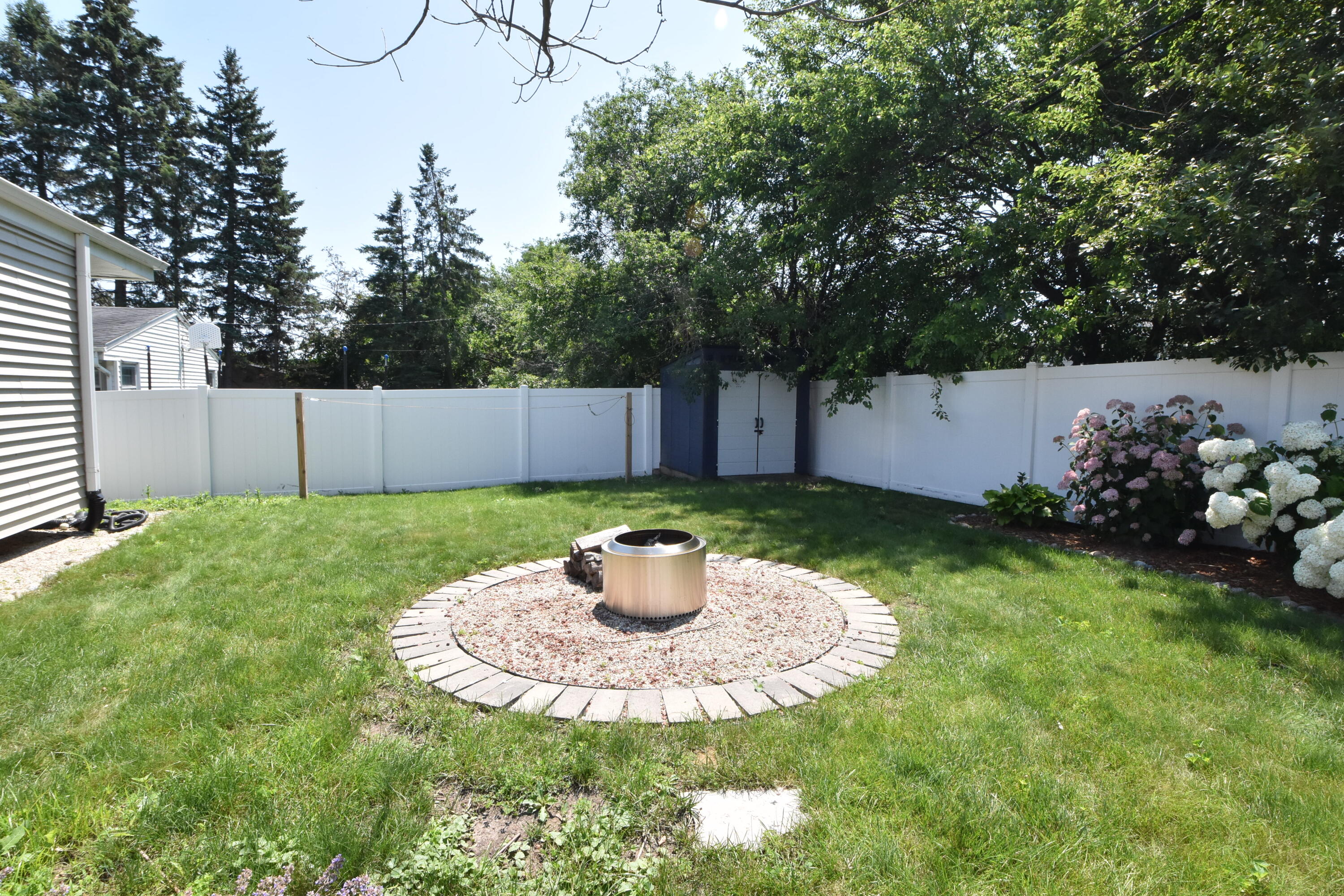48 Virginia Street Racine, WI 53405 - Photo 40 of 47 Fire Pit