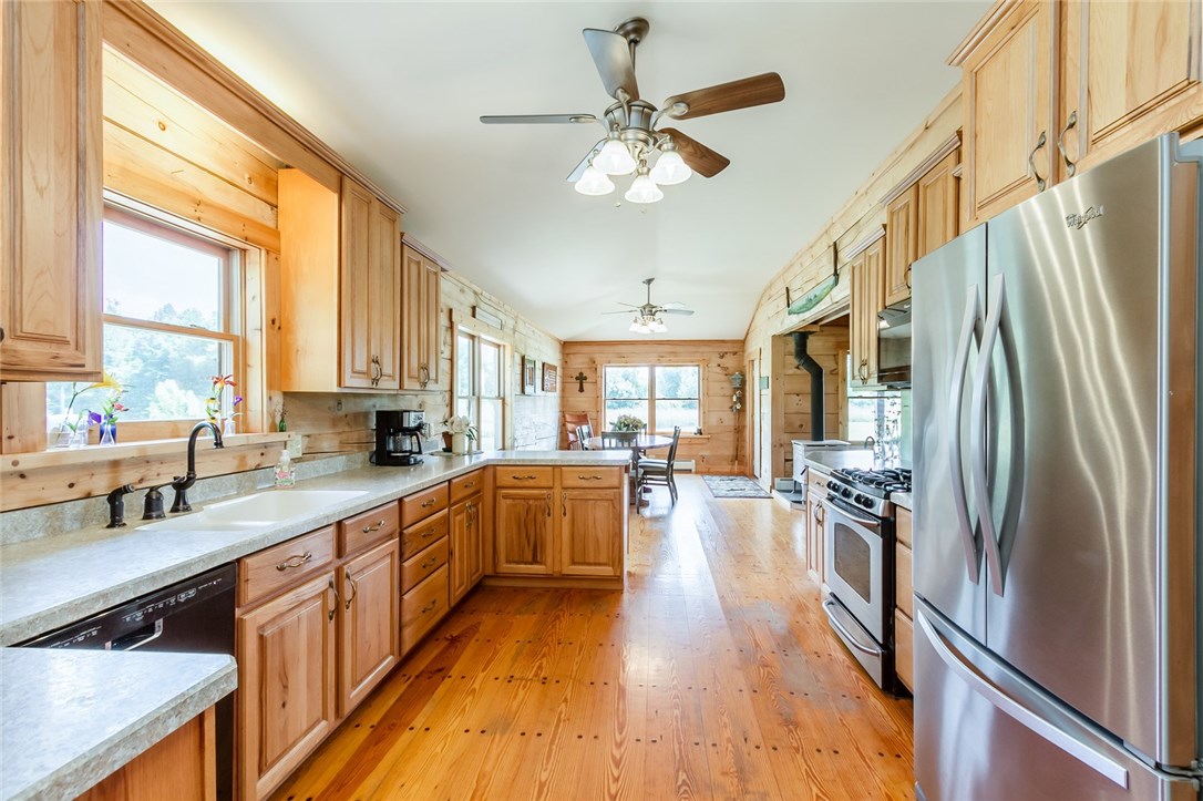 7244 Lakeside Road Ontario, NY 14519 - Photo 23 of 36