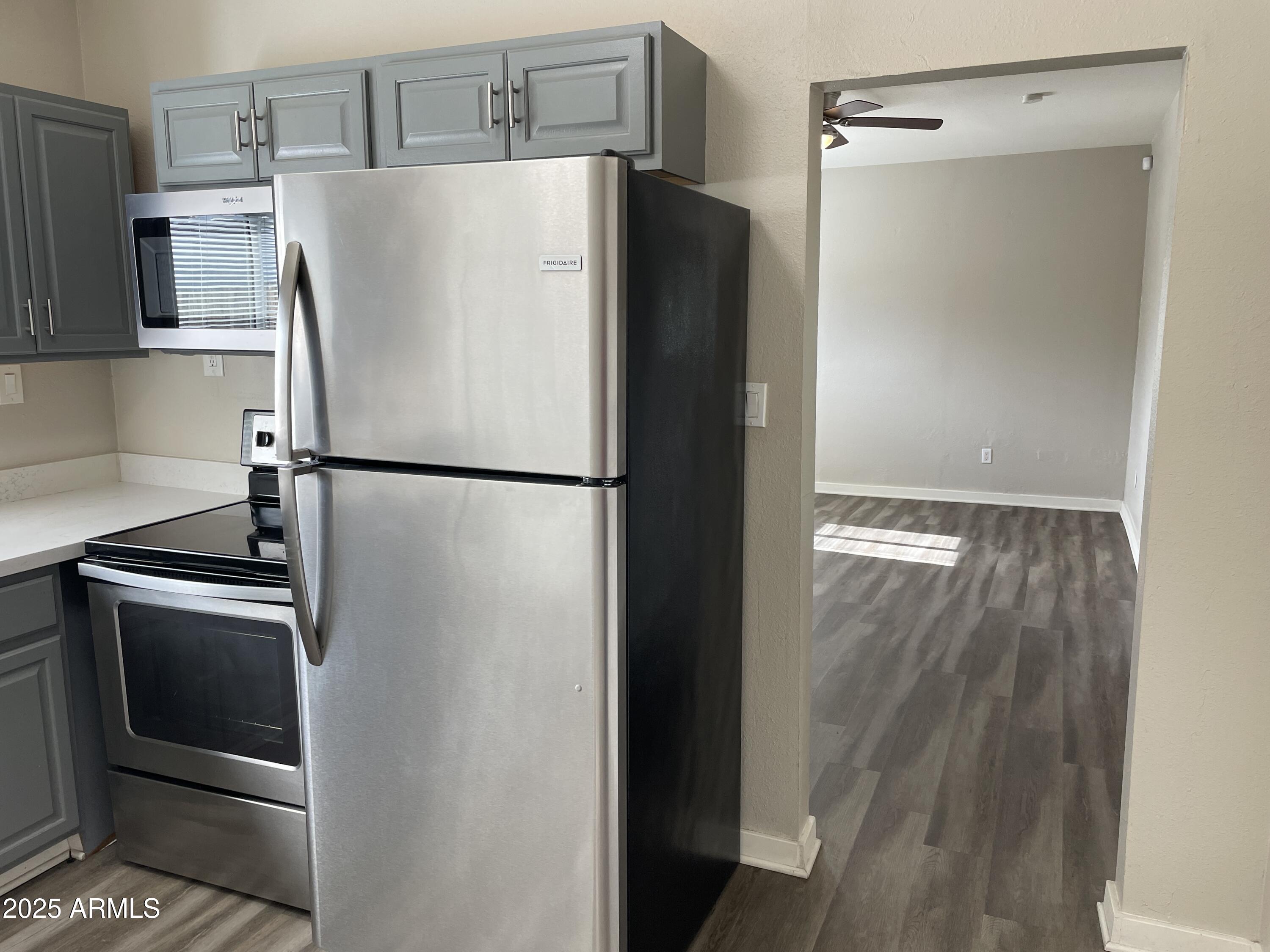 4133 North Longview Avenue, Unit 2 Phoenix, AZ 85014 - Photo 4 of 20 longview