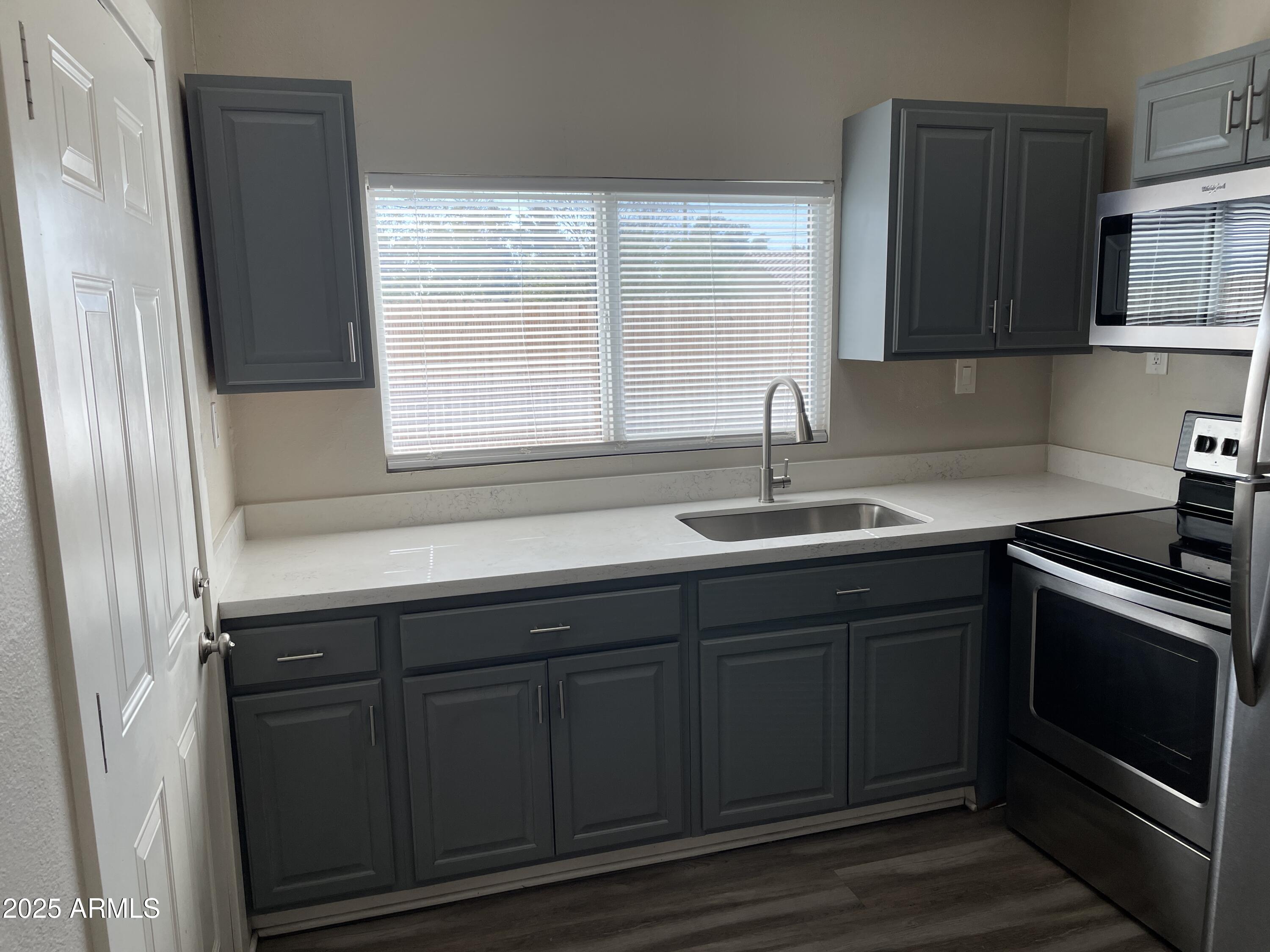 4133 North Longview Avenue, Unit 2 Phoenix, AZ 85014 - Photo 5 of 20 longview1