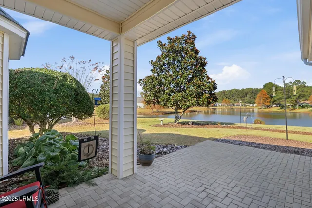 $649,000 | 20 Fenwick Drive, Bluffton, SC 29909